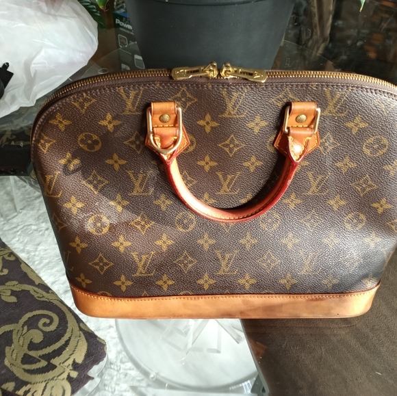 Louis Vuitton Bag - Picture 3 of 12